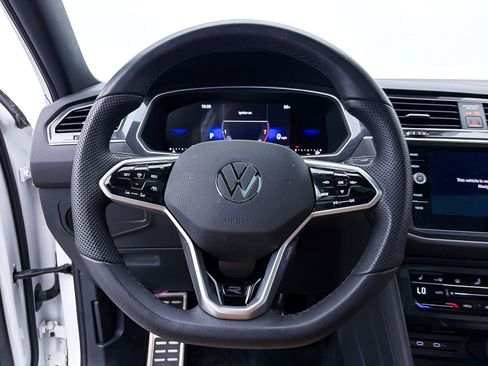 Used 2024 Volkswagen Tiguan SE R-Line FWD image 29