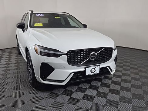 Certified 2023 Volvo XC60 B5 Plus w/ Protection Package Premier image 3