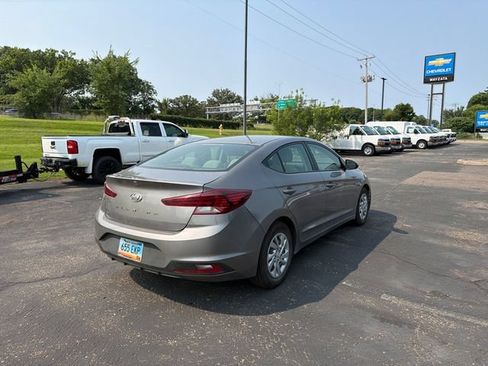 Used 2020 Hyundai Elantra SE FWD image 16