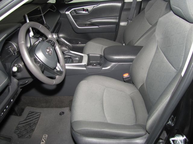 Used 2025 Toyota RAV4 XLE w/ Weather Package AWD/4WD image 10