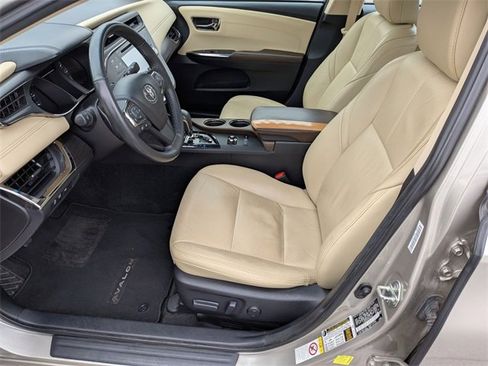 Used 2017 Toyota Avalon XLE Premium image 10