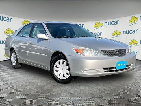Used 2004 Toyota Camry LE FWD image 1