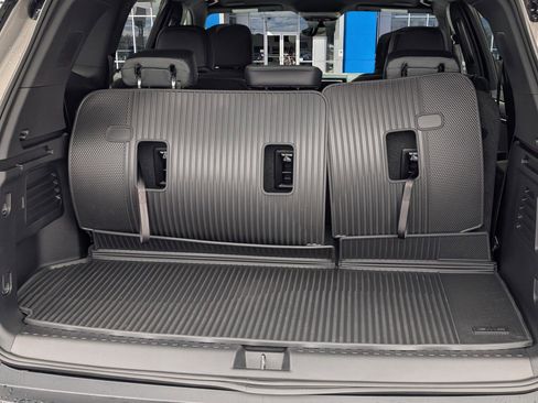 New 2026 GMC Acadia AT4 w/ LPO, Floor Liner Package AWD/4WD image 10