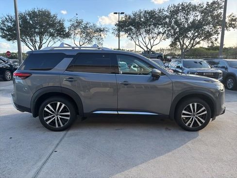 Used 2024 Nissan Pathfinder Platinum w/ Cargo Package image 5