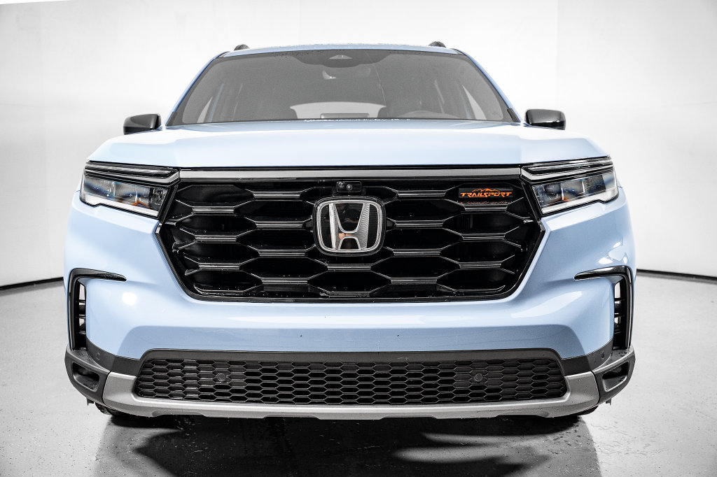 Used 2025 Honda Pilot TrailSport image 17