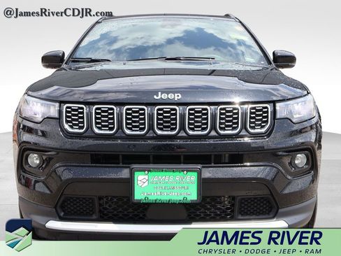 Used 2025 Jeep Compass Limited AWD/4WD image 7