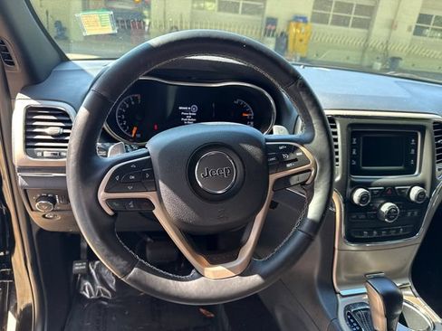 Used 2017 Jeep Grand Cherokee Limited AWD/4WD image 18