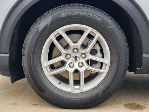 New 2026 Ford Explorer Active RWD image 7