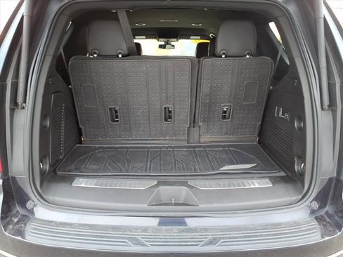 Used 2022 Chevrolet Tahoe Z71 w/ Z71 Off-Road Package image 11