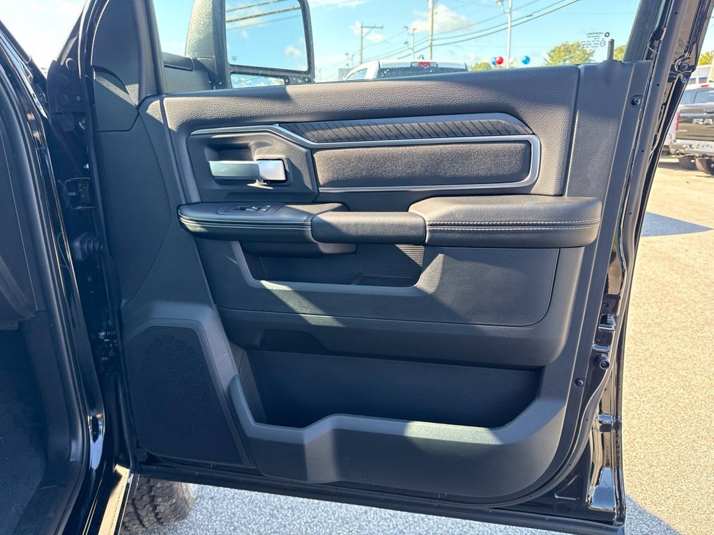 New 2026 RAM 2500 Big Horn AWD/4WD image 27