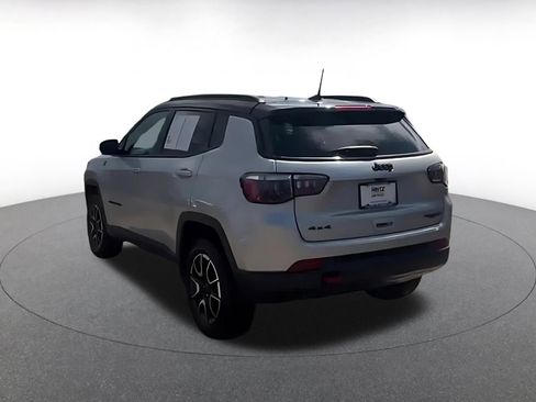 Used 2025 Jeep Compass Trailhawk AWD/4WD image 8