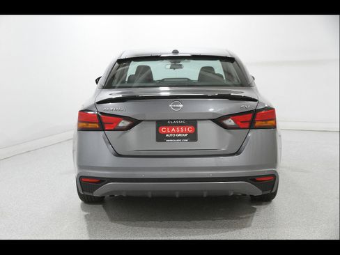 Used 2023 Nissan Altima 2.5 SV FWD image 18