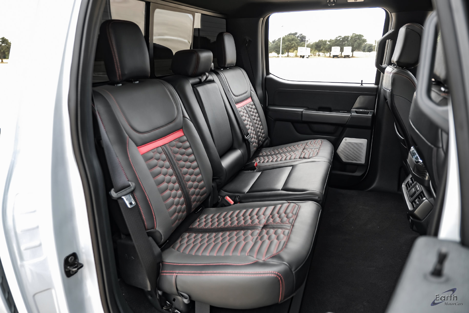 Used 2025 Ford F150 Lariat w/ Equipment Group 502A High AWD/4WD image 85