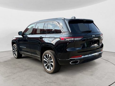 Used 2024 Jeep Grand Cherokee Overland w/ Luxury Tech Group IV AWD/4WD image 5