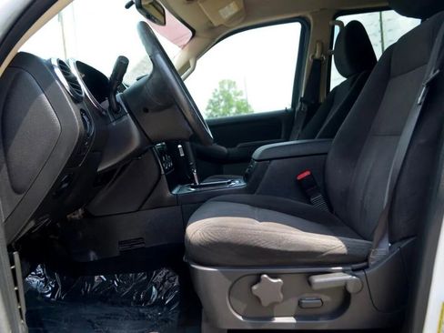 Used 2010 Ford Explorer XLT image 17