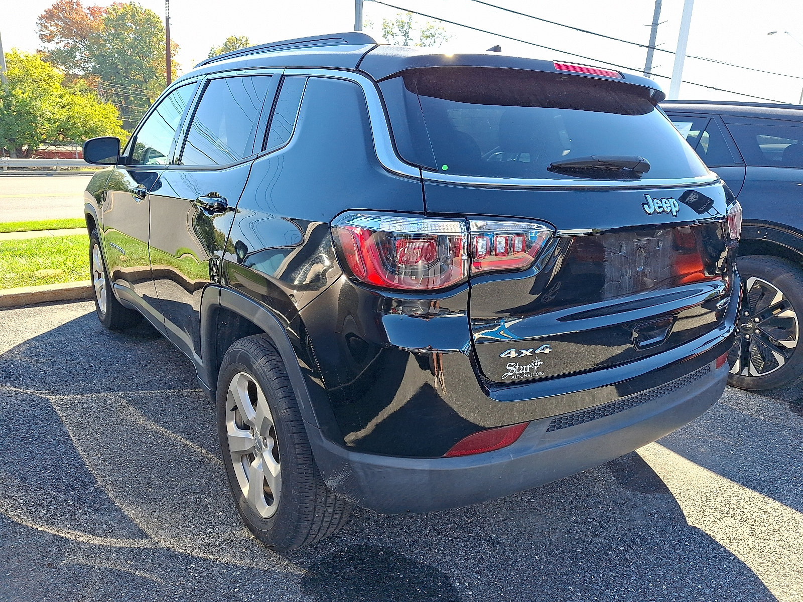 Used 2018 Jeep Compass Latitude w/ Popular Equipment Group AWD/4WD image 4