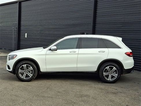 Used 2019 Mercedes-Benz GLC 300 4MATIC image 2