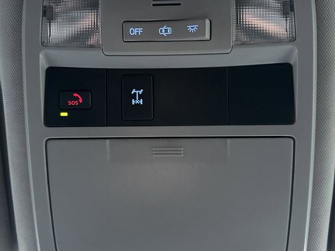 Used 2022 Toyota Tacoma SR5 w/ Trail Edition image 34