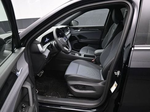 New 2026 Volkswagen Tiguan SE R-Line image 9