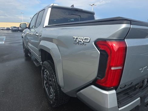Used 2024 Toyota Tacoma TRD Sport w/ TRD Sport Upgrade Package image 12