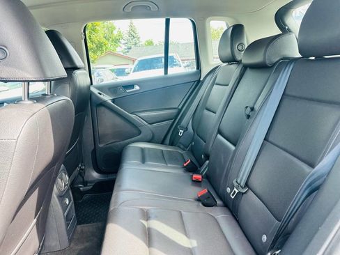 Used 2016 Volkswagen Tiguan S image 12