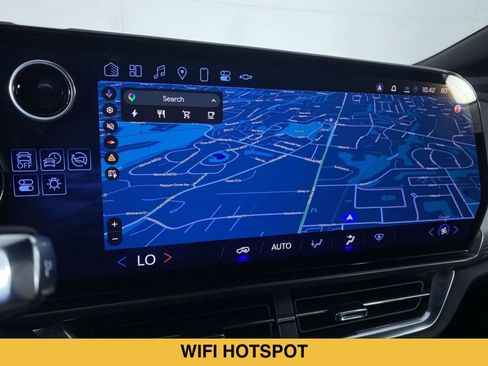 Certified 2025 Chevrolet Equinox EV LT FWD image 6