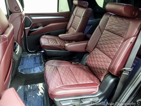 Certified 2026 Cadillac Escalade Sport w/ LPO, ONYX Package image 10