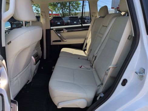 Used 2020 Lexus GX 460 Premium w/ Premium Package AWD/4WD image 25