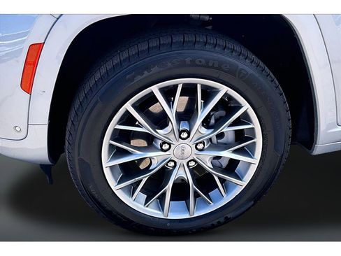 Used 2022 Jeep Grand Cherokee Summit w/ Advanced Protech Group IV AWD/4WD image 35