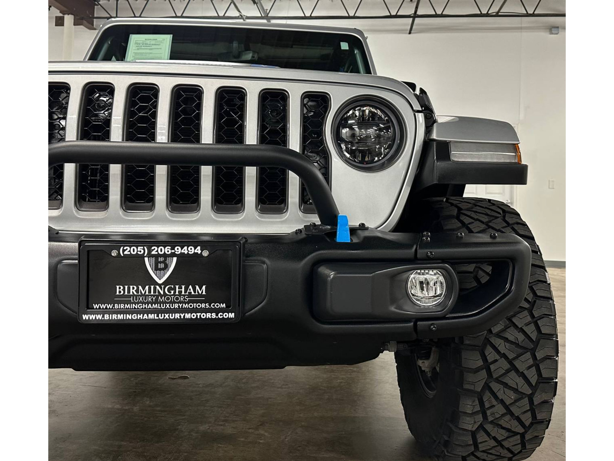 Used 2023 Jeep Wrangler Unlimited Rubicon 4xe w/ Steel Bumper Group AWD/4WD image 5