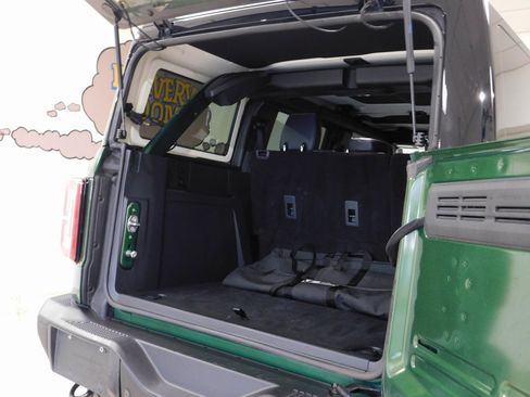 Used 2024 Ford Bronco Badlands image 85