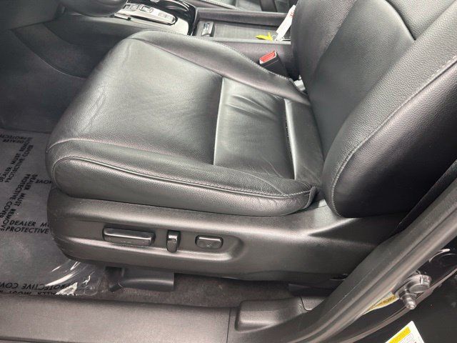 Used 2020 Honda Pilot Touring image 14