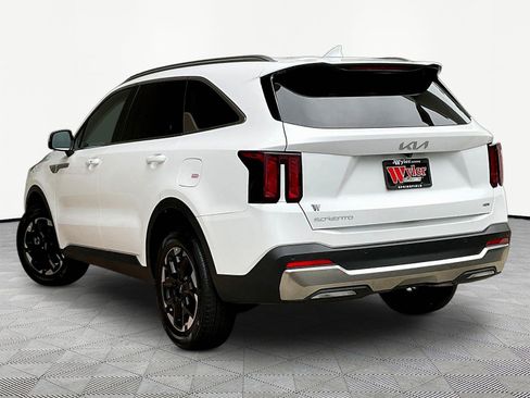 Used 2025 Kia Sorento S AWD/4WD image 4