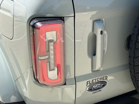 Used 2023 Ford Bronco Outer Banks AWD/4WD image 12