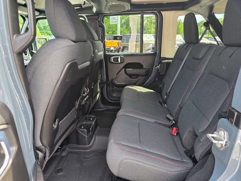 New 2026 Jeep Wrangler Unlimited Rubicon AWD/4WD image 9