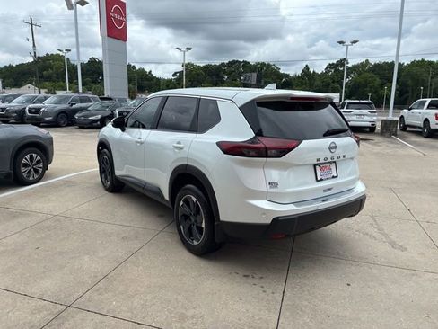 Used 2025 Nissan Rogue SV FWD image 5