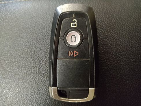 Used 2020 Ford Escape SE AWD/4WD image 32