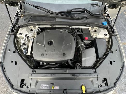 Used 2018 Volvo S90 T5 Momentum w/ Convenience Package image 31