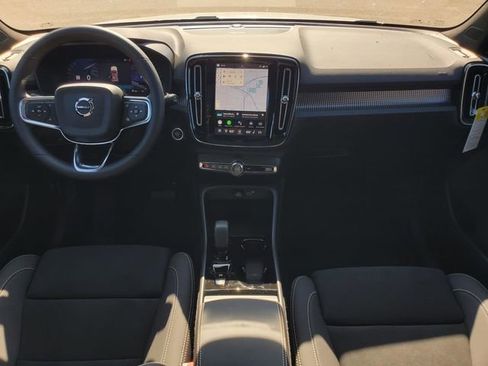 New 2026 Volvo XC40 B5 Ultra w/ Protection Package Premier image 29