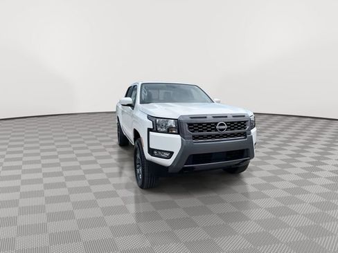 Used 2025 Nissan Frontier SV w/ SV Convenience Package image 3