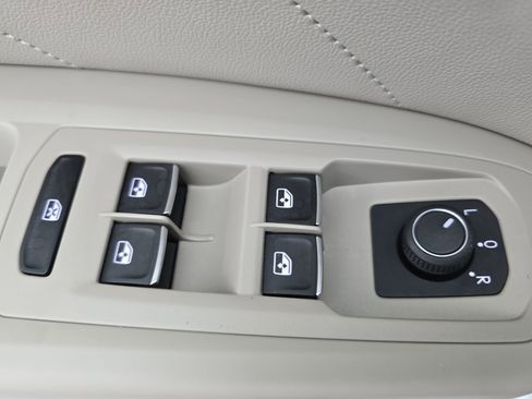 Used 2022 Volkswagen Atlas SE image 29