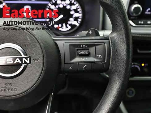 Used 2023 Nissan Rogue S AWD/4WD image 16