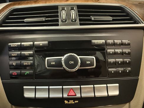 Used 2013 Mercedes-Benz C 250 Sedan image 23