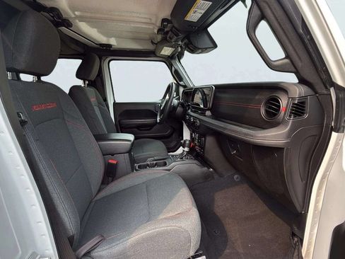 Used 2024 Jeep Wrangler Unlimited Rubicon AWD/4WD image 18