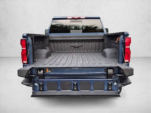 Used 2025 Chevrolet Silverado 2500 LTZ w/ LTZ Convenience Package AWD/4WD image 6