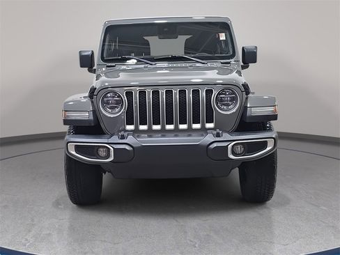 Used 2019 Jeep Wrangler Unlimited Sahara image 3