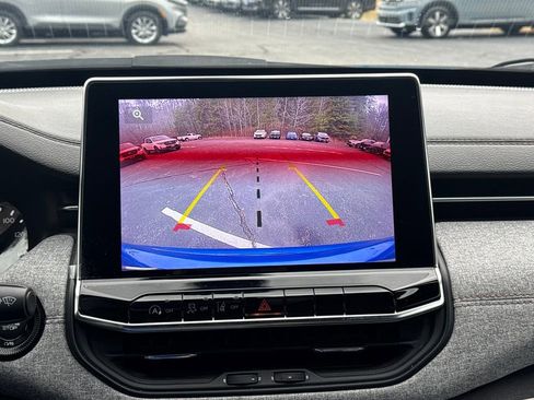 Used 2024 Jeep Compass Latitude image 29