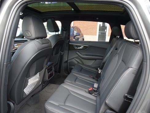 Used 2026 Audi Q7 3.0T Premium Plus w/ Premium Plus Package AWD/4WD image 6