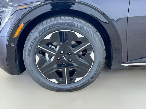 New 2025 Kia EV6 Wind image 32