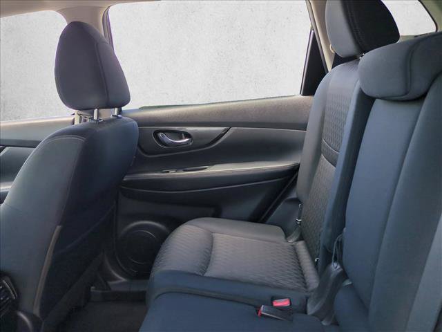 Used 2017 Nissan Rogue S FWD image 19